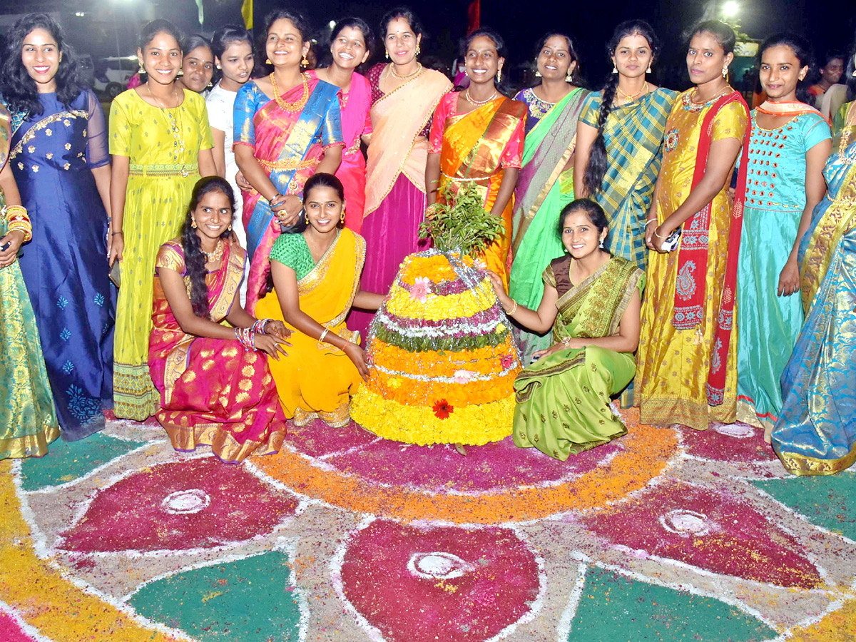 Police Batukamma Celebrations Photo Gallery - Sakshi11