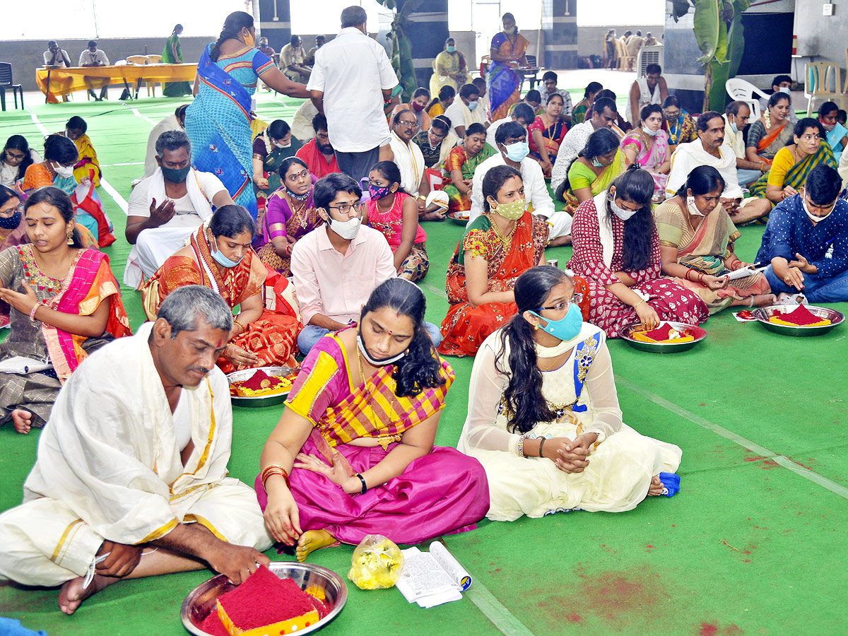 Dussehra Celebrations in Kanaka Durga Temple Photo Gallery - Sakshi11