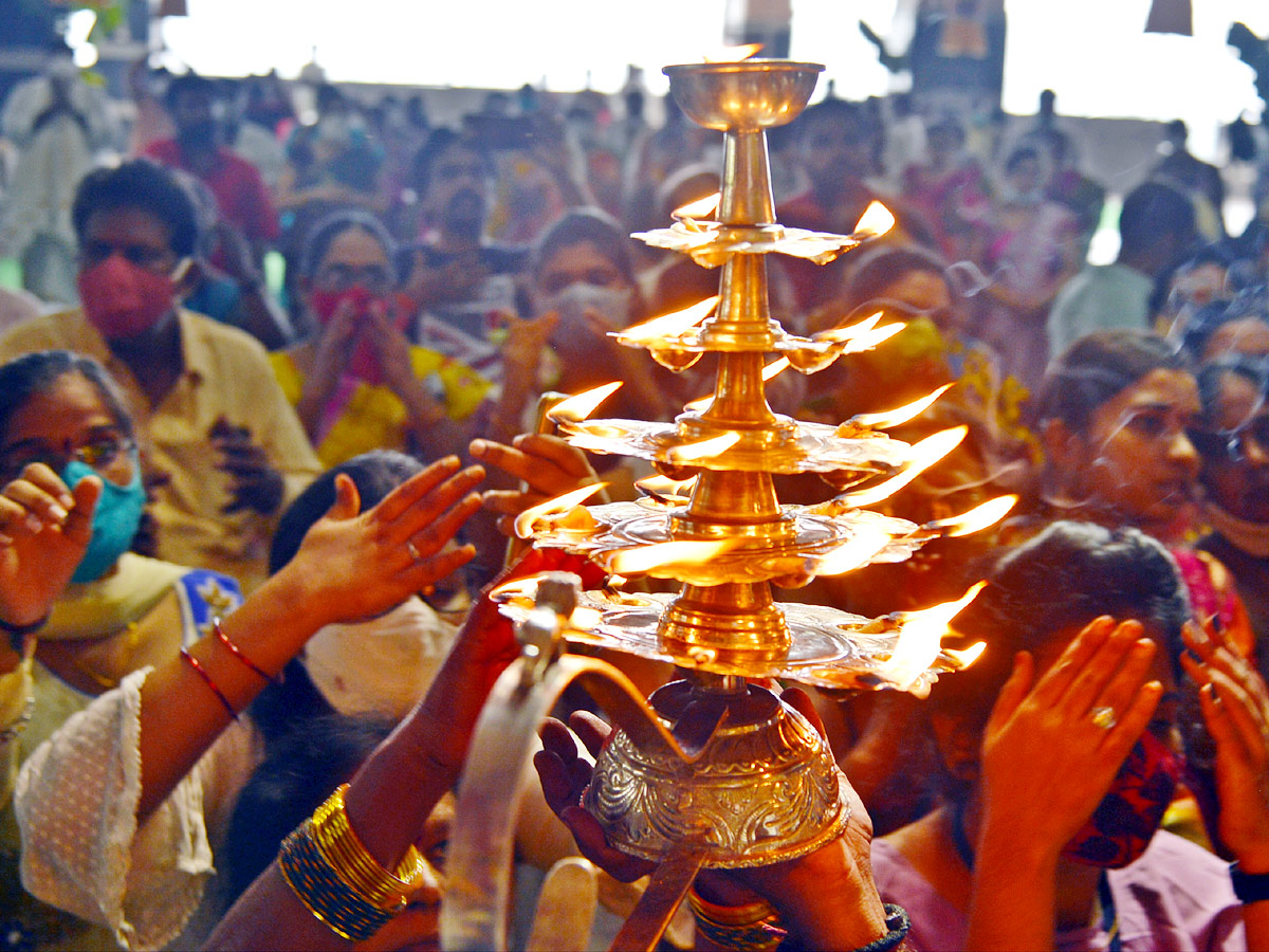 Dussehra Celebrations in Kanaka Durga Temple Photo Gallery - Sakshi12