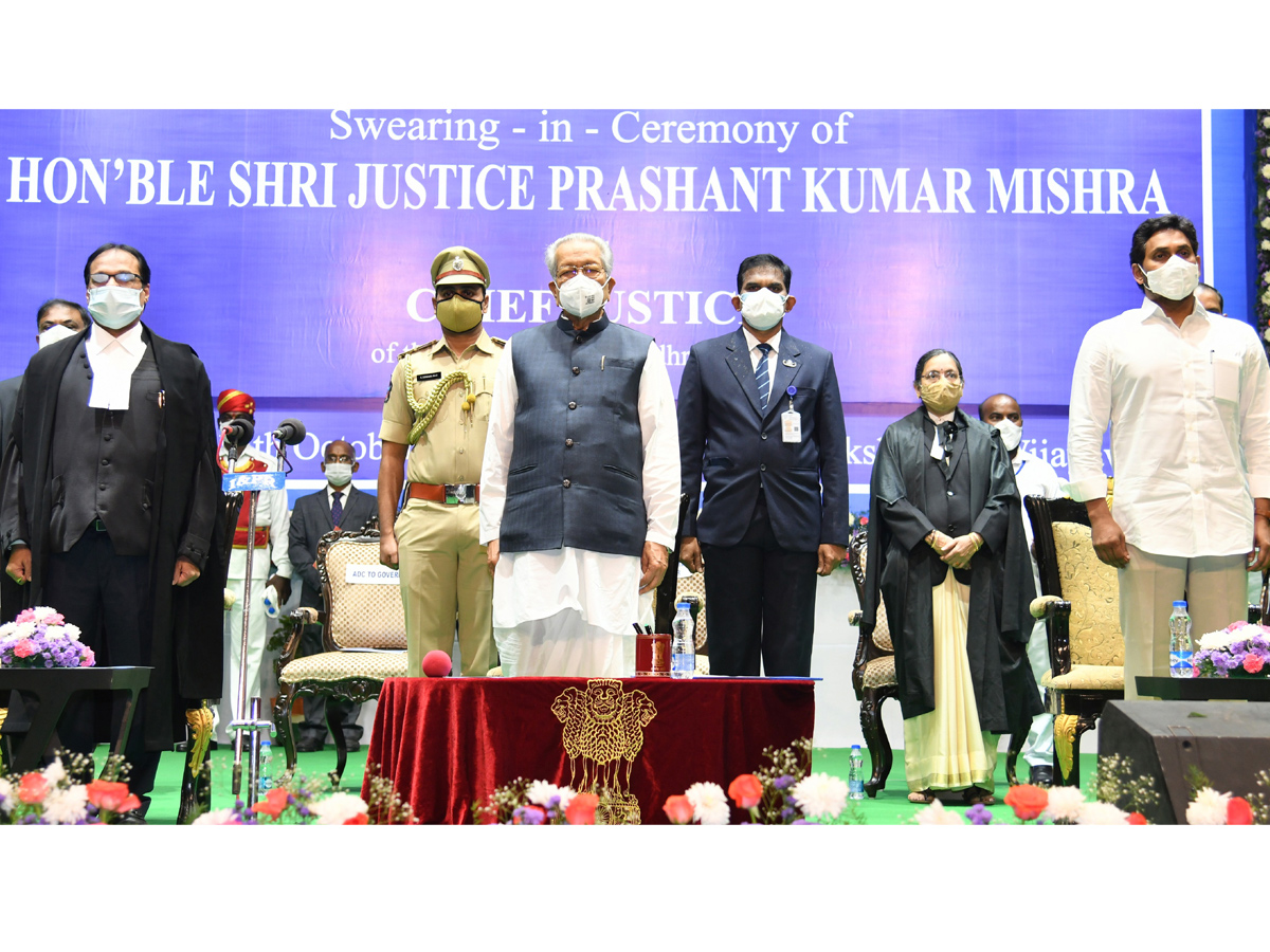 Justice Prashant Kumar Mishra Takes Oath As AP High Court Chief Justice Photo Gallery - Sakshi1