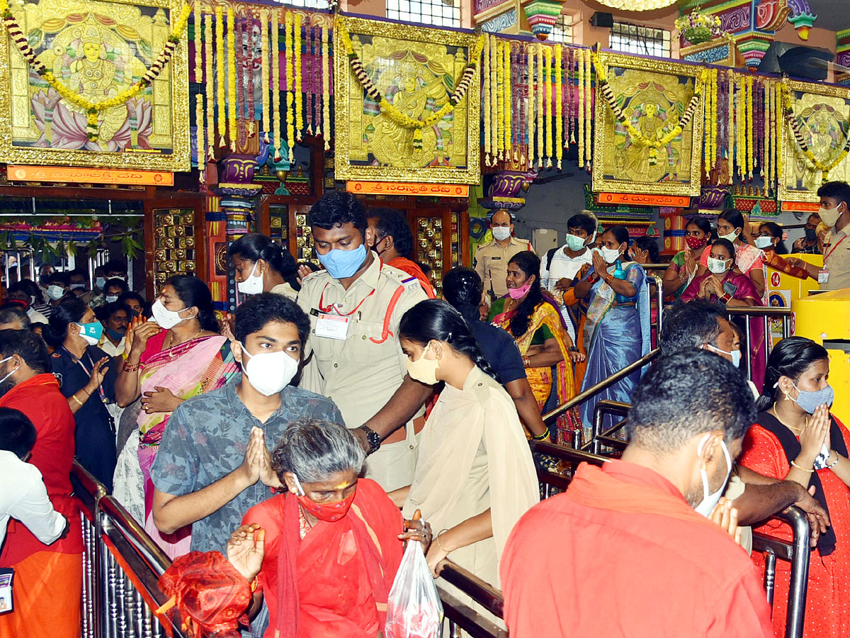 Dussehra Celebrations in Kanaka Durga Temple Vijayawada - Sakshi20