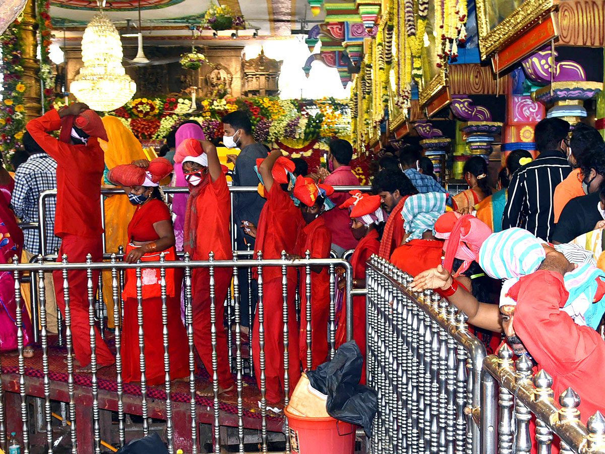 Dussehra Celebrations in Kanaka Durga Temple Vijayawada - Sakshi6