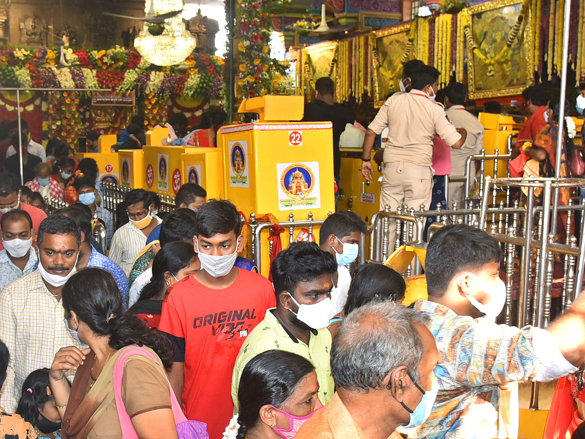 Dussehra Celebrations in Kanaka Durga Temple Vijayawada - Sakshi8