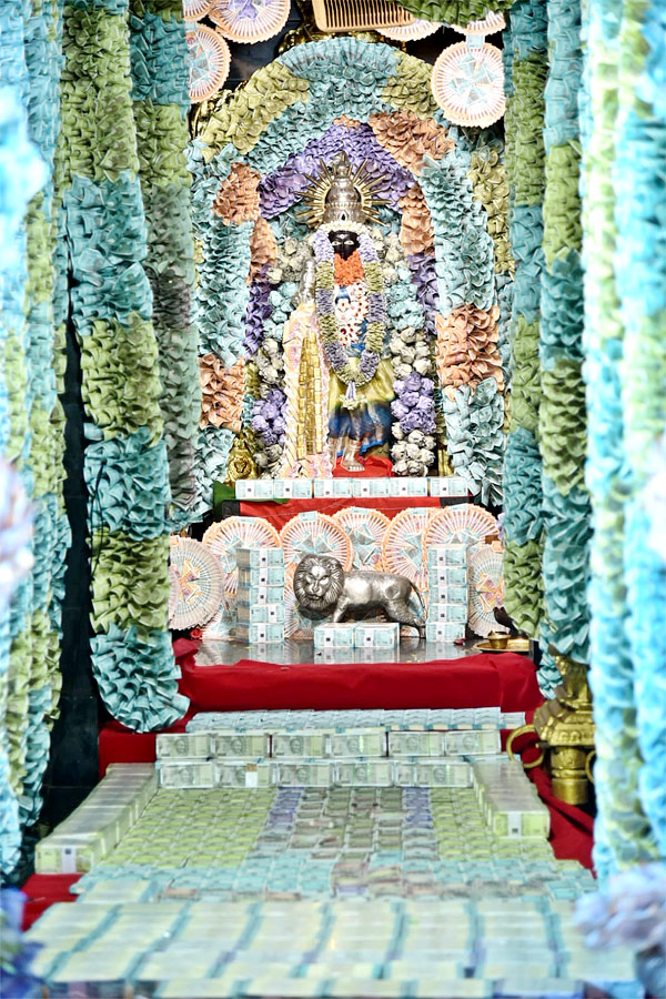 Nellore Srivasavi Kanyakaparameshwari Decoration Photo Gallery - Sakshi11