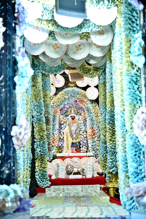 Nellore Srivasavi Kanyakaparameshwari Decoration Photo Gallery - Sakshi12