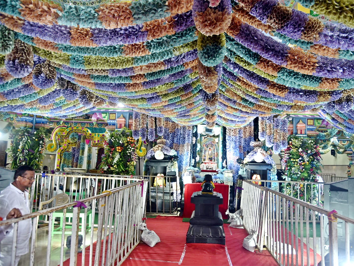 Nellore Srivasavi Kanyakaparameshwari Decoration Photo Gallery - Sakshi7