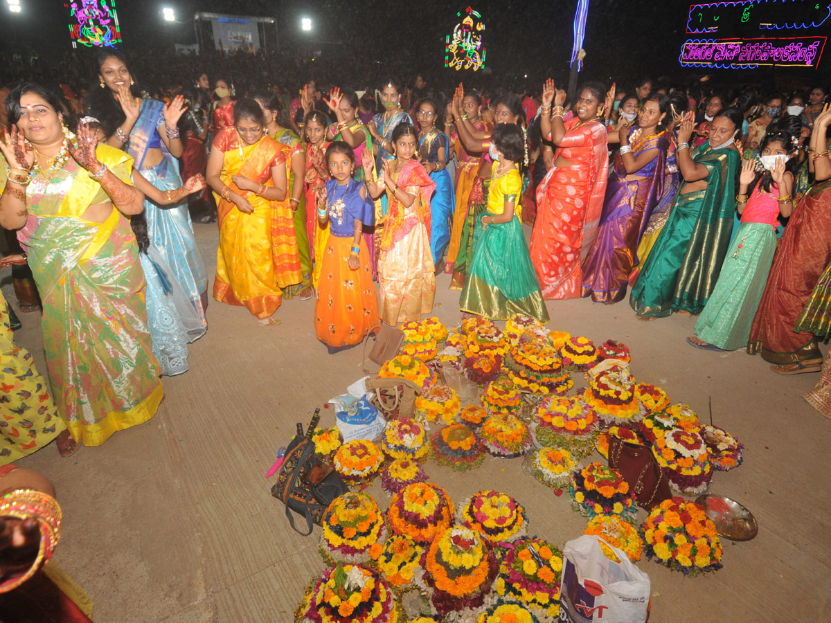 Bathukamma Celebrations Photo Gallery - Sakshi17