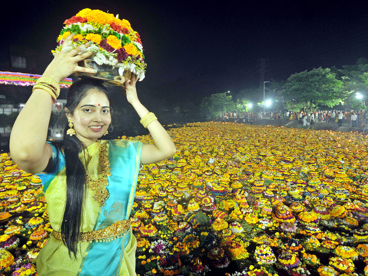 Bathukamma Celebrations Photo Gallery - Sakshi21