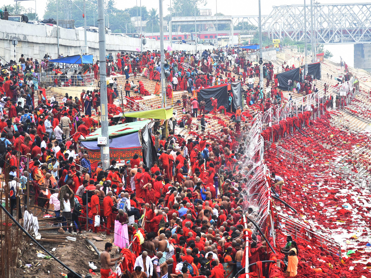 Dasara Sharan navaratri Celebrations At Kanaka Durga Temple - Sakshi22