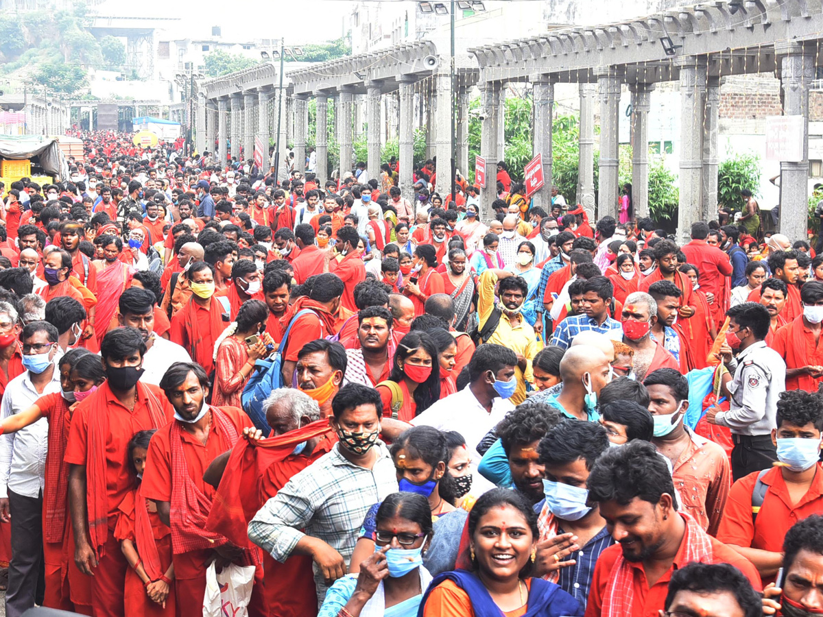 Dasara Sharan navaratri Celebrations At Kanaka Durga Temple - Sakshi25