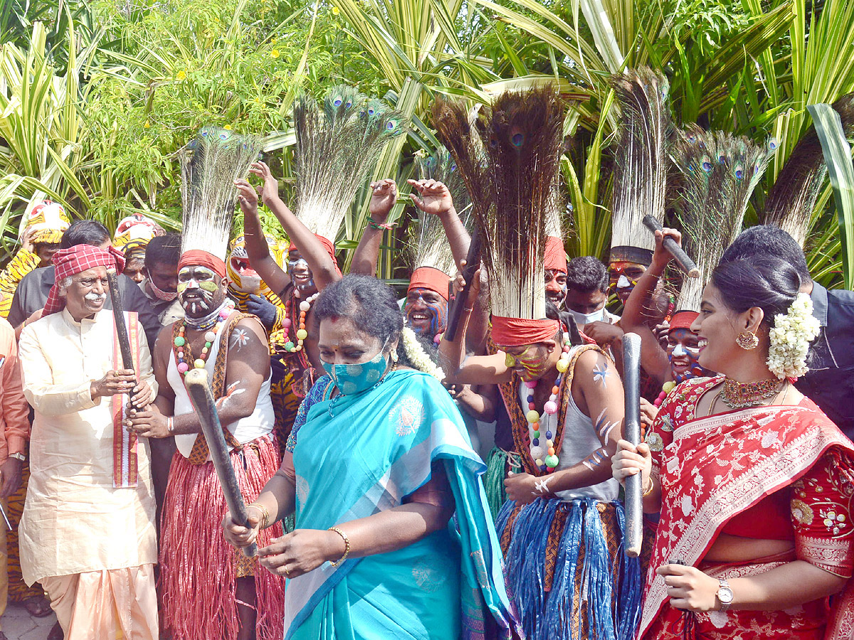 Bandaru Dattatreya Dussehra Alai Balai Celebrations - Sakshi6