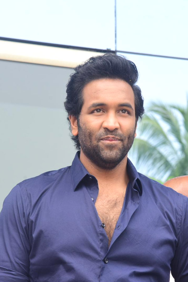 Manchu Vishnu Visit Tirumala Tirupati With His Team Photo Gallery - Sakshi17