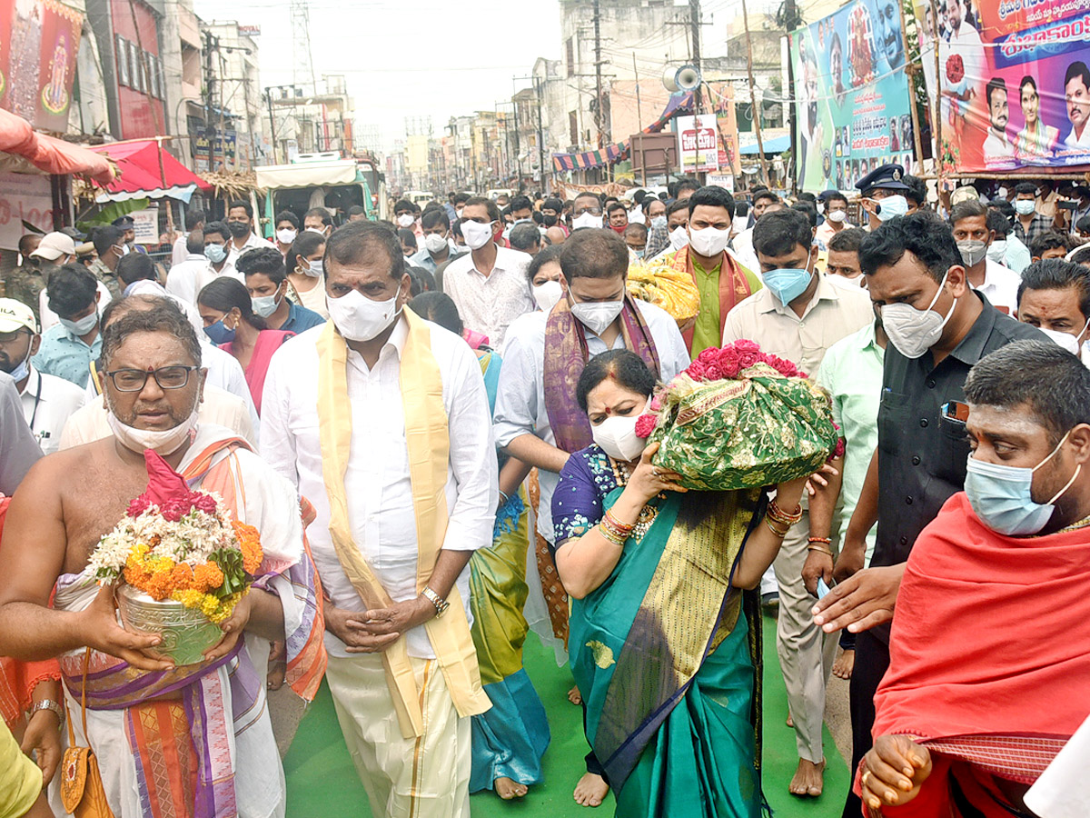 Paidithalli Ammavari Sirimanotsavam Photo Gallery - Sakshi17