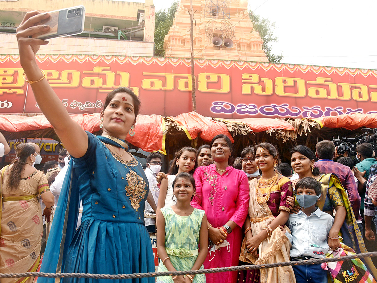 Paidithalli Ammavari Sirimanotsavam Photo Gallery - Sakshi5