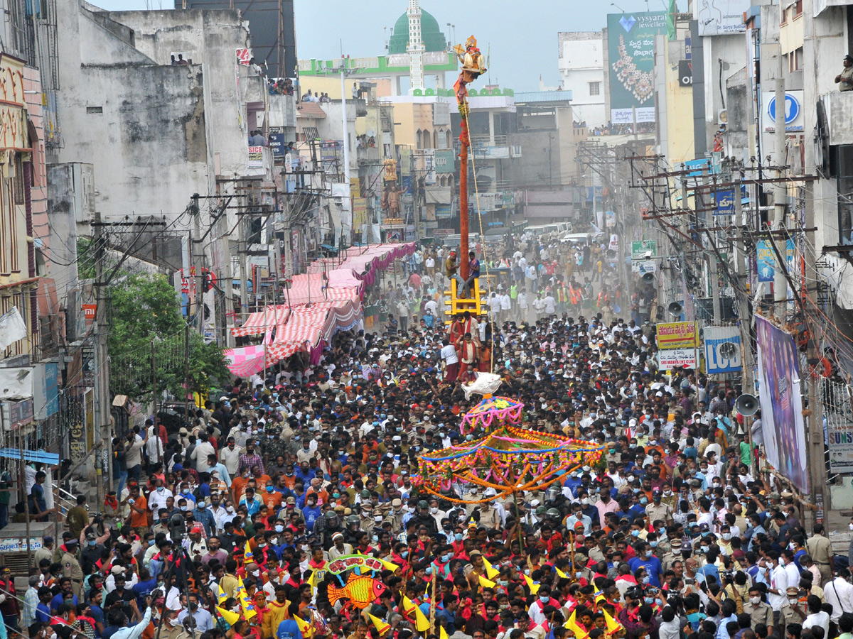 Pydithalli Ammavaru Sirimanu Utsavam Vizianagaram Photo Gallery - Sakshi10