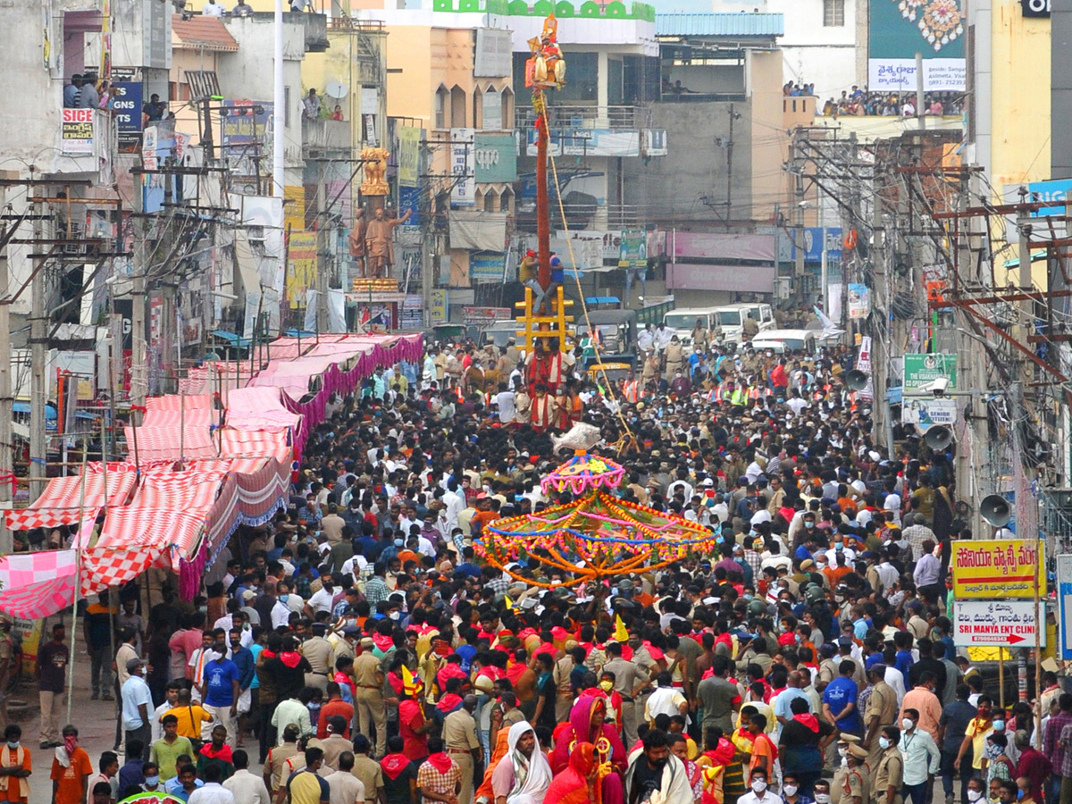 Pydithalli Ammavaru Sirimanu Utsavam Vizianagaram Photo Gallery - Sakshi12