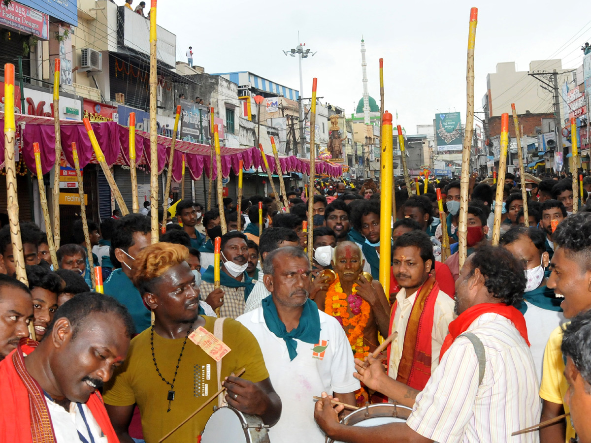 Pydithalli Ammavaru Sirimanu Utsavam Vizianagaram Photo Gallery - Sakshi8