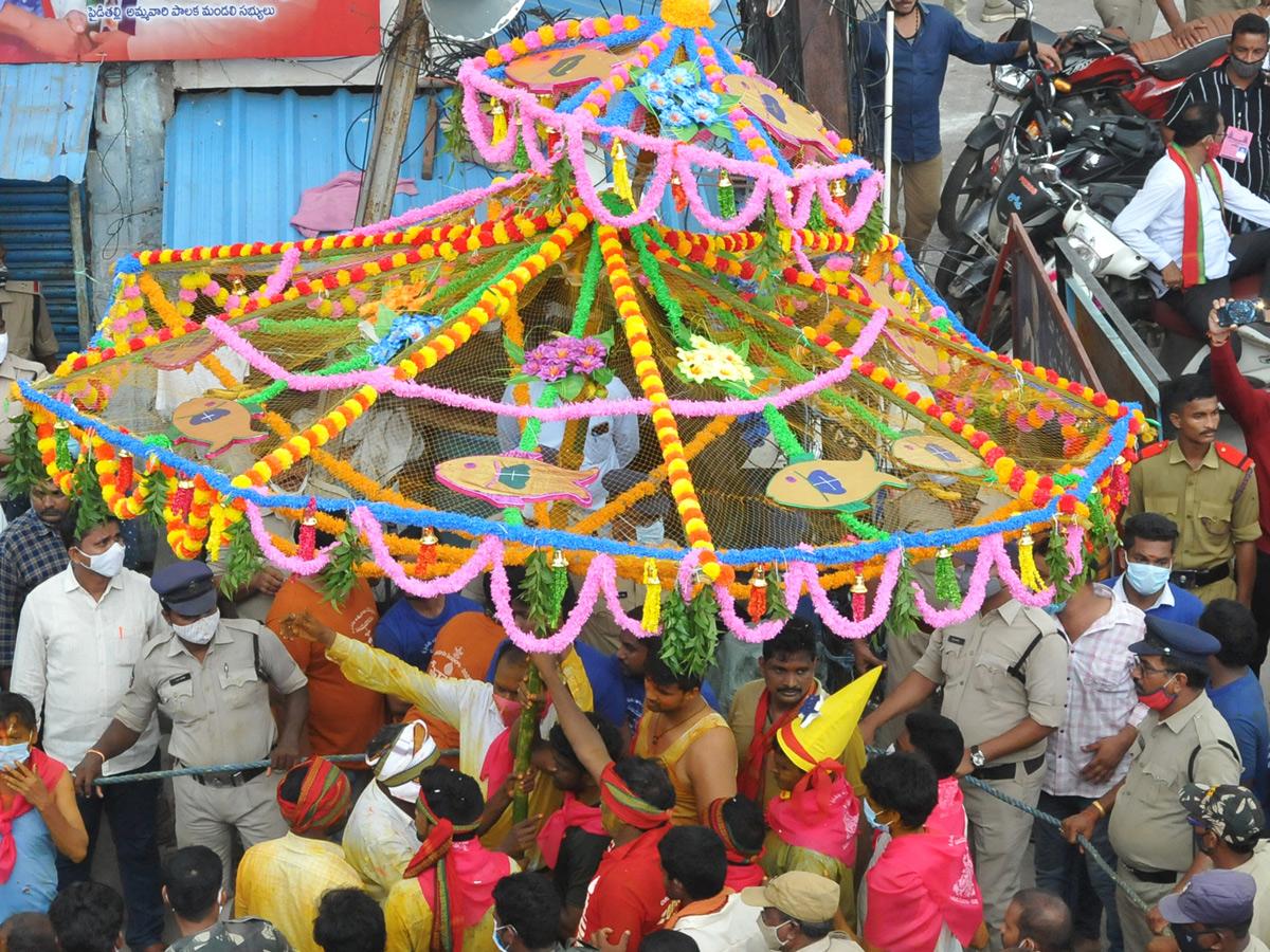 Pydithalli Ammavaru Sirimanu Utsavam Vizianagaram Photo Gallery - Sakshi9