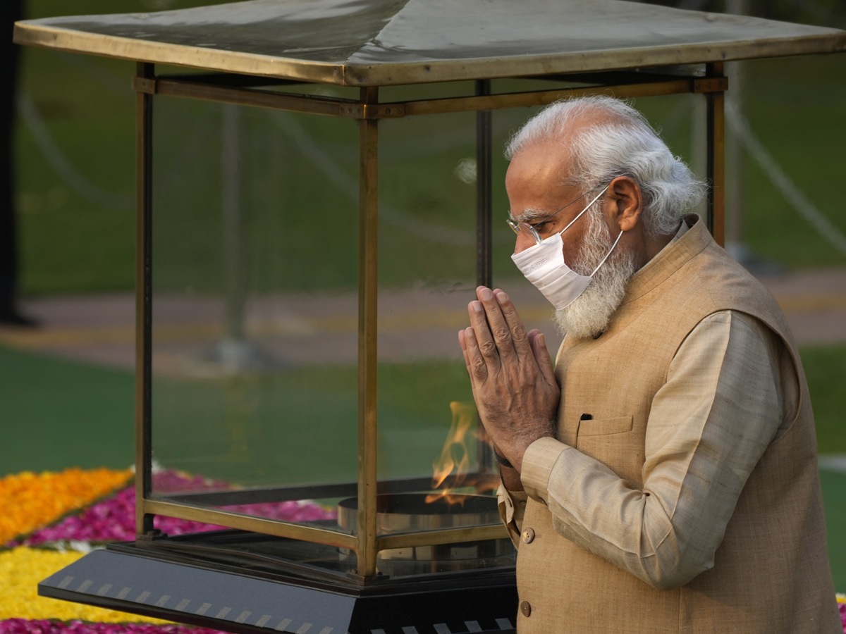 Photos: Leaders Pay Tribute To Mahatma Gandhi In His 152 Birth Anniversary - Sakshi13