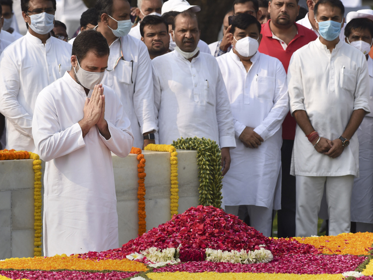 Photos: Leaders Pay Tribute To Mahatma Gandhi In His 152 Birth Anniversary - Sakshi14