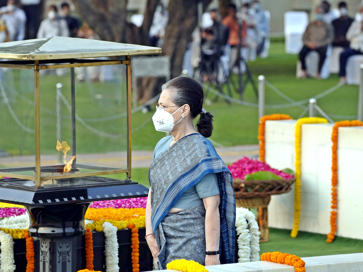 Photos: Leaders Pay Tribute To Mahatma Gandhi In His 152 Birth Anniversary - Sakshi29