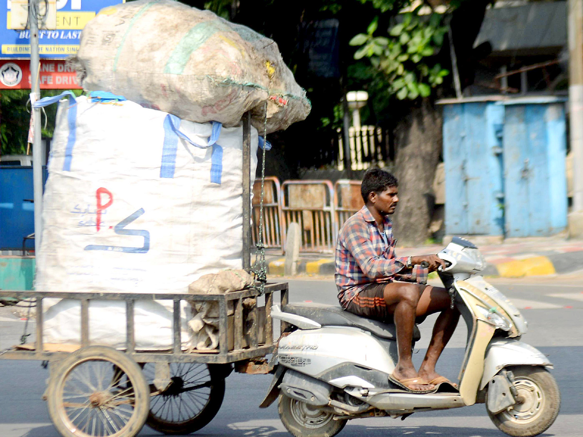 Cell Phone driving in Hyderabad  - Sakshi10