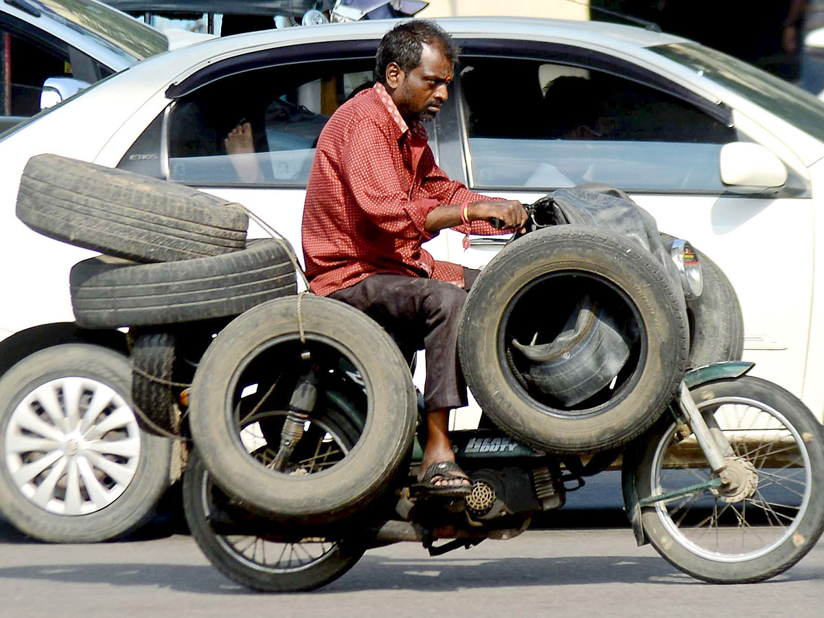 Cell Phone driving in Hyderabad  - Sakshi14