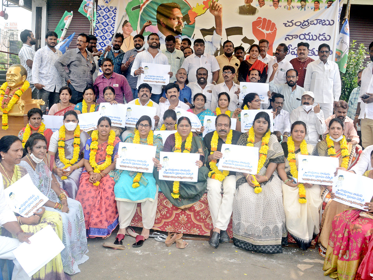 YSR Congress Party Activists Fires On TDP Photos - Sakshi26