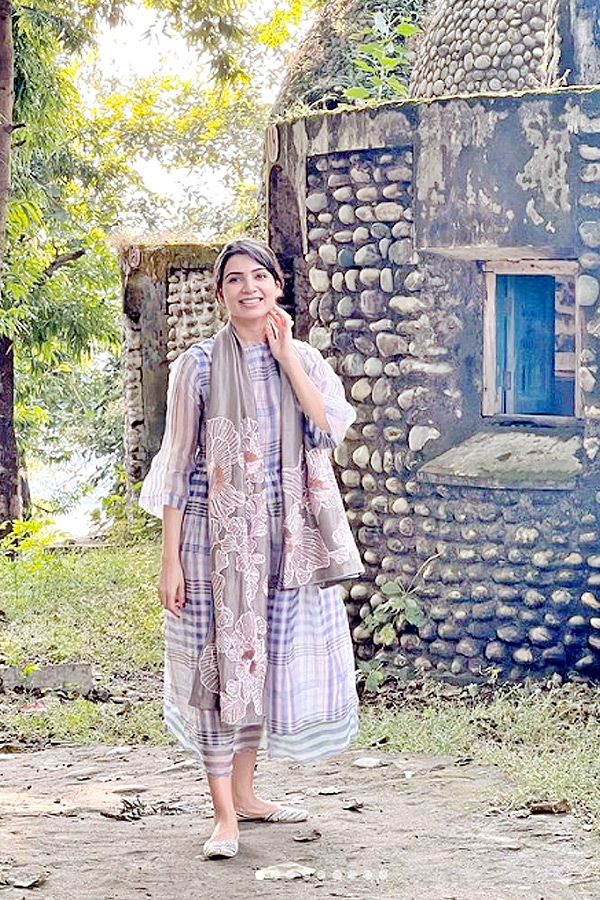 Photos : Samantha concludes her Char Dham Yatra  - Sakshi7