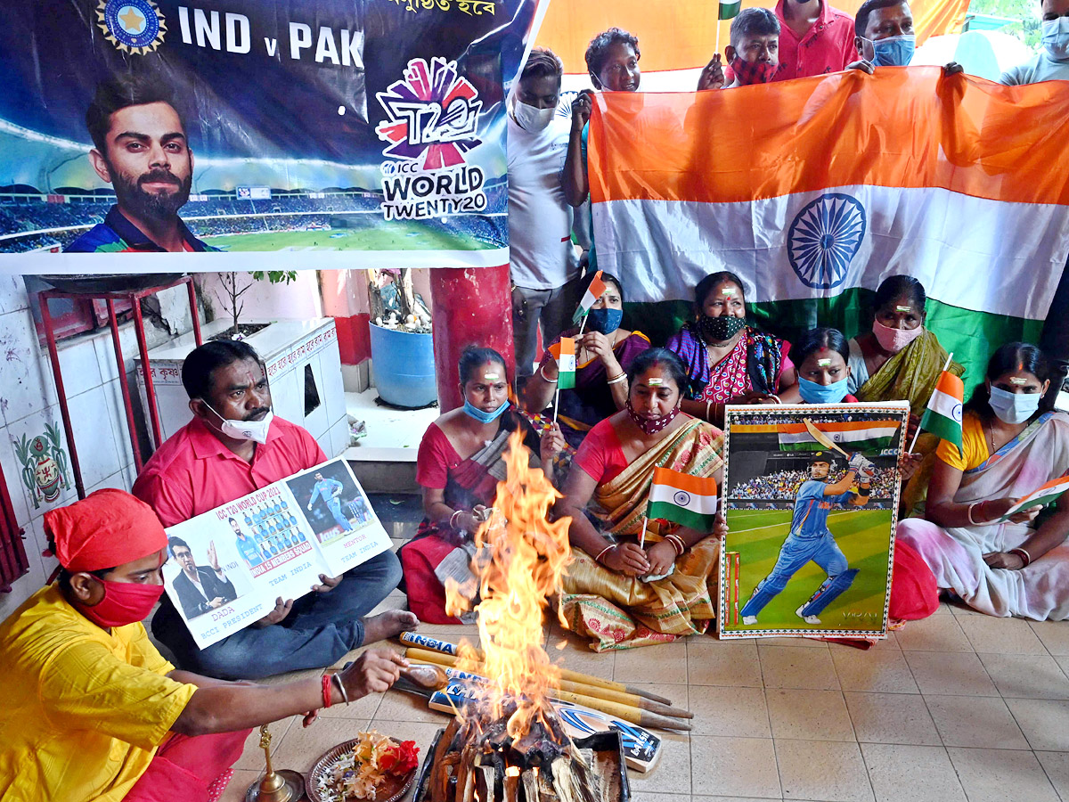 T20 world cup 2021 Team India Pakistan Match Worship To Win Kohli Sena Photo Gallery - Sakshi13