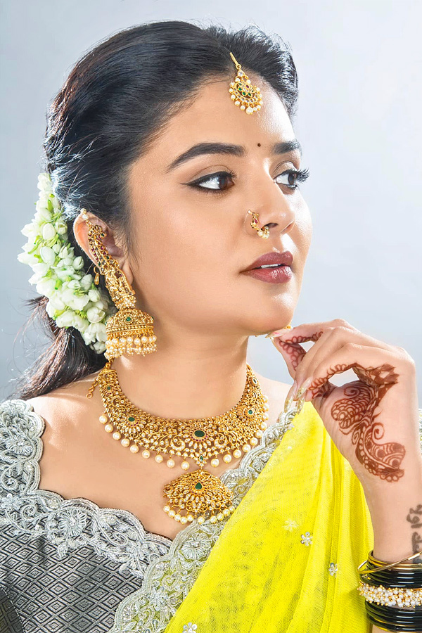 Anchor Sreemukhi Photos In Mukku Avinash Marriage - Sakshi3