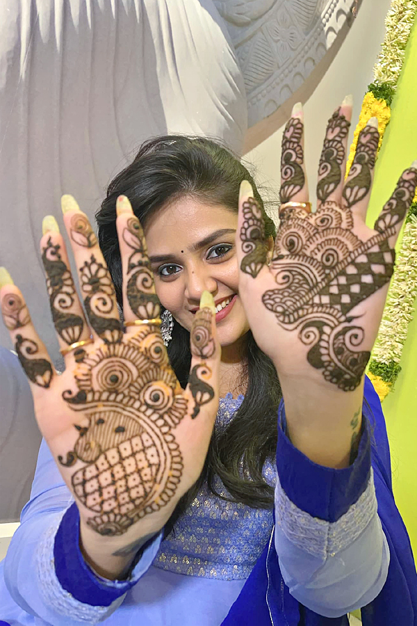 Anchor Sreemukhi Photos In Mukku Avinash Marriage - Sakshi28