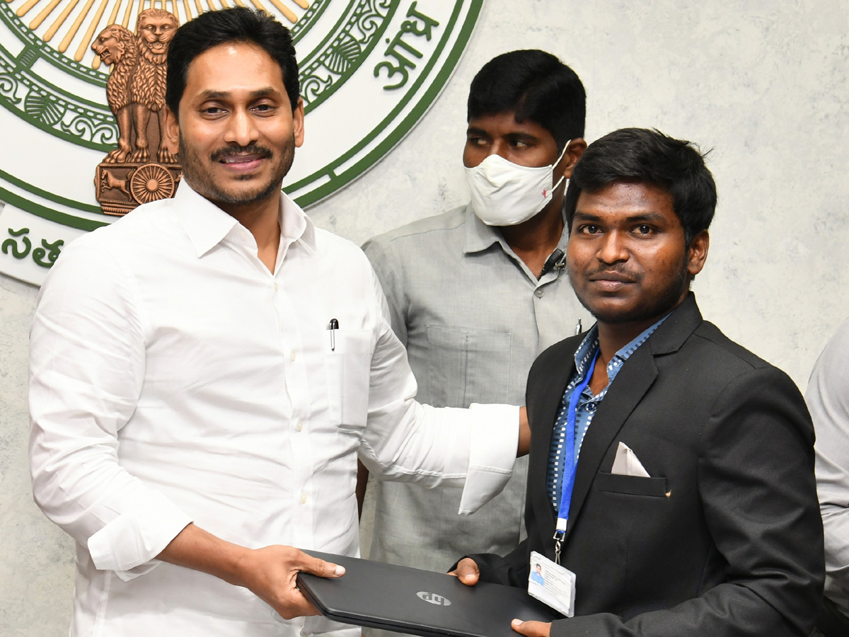 YS Jagan Mohan Reddy Praises SC And SC Gurukula IIT Rank Holders Photo Gallery - Sakshi11