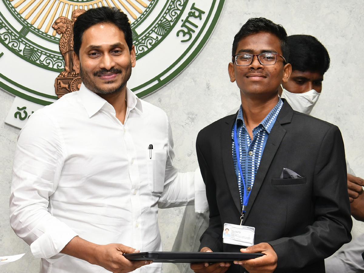 YS Jagan Mohan Reddy Praises SC And SC Gurukula IIT Rank Holders Photo Gallery - Sakshi12