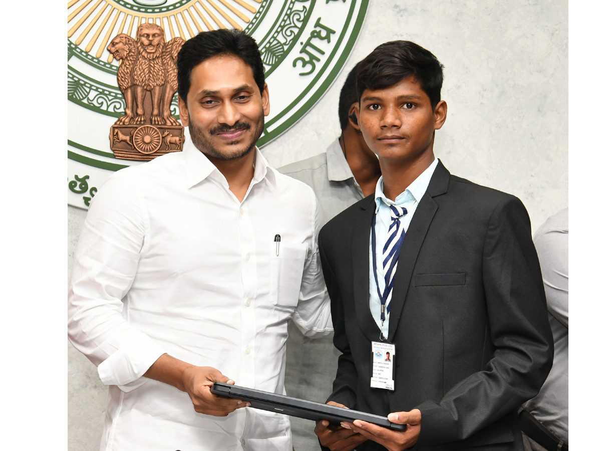 YS Jagan Mohan Reddy Praises SC And SC Gurukula IIT Rank Holders Photo Gallery - Sakshi14