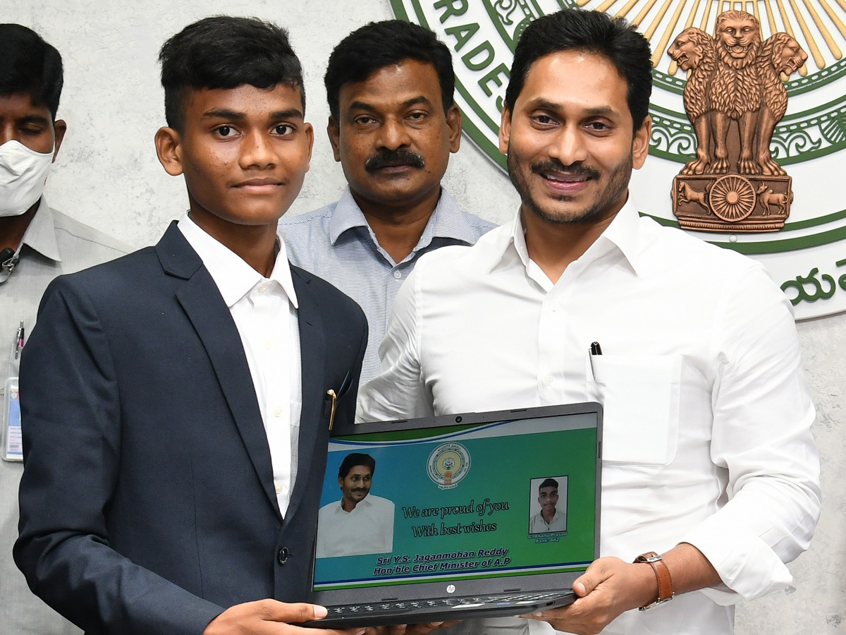 YS Jagan Mohan Reddy Praises SC And SC Gurukula IIT Rank Holders Photo Gallery - Sakshi20