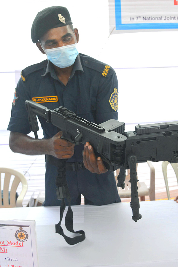 Andhra Pradesh Police Display Guns Other Weapons in Open House Exhibition - Sakshi25