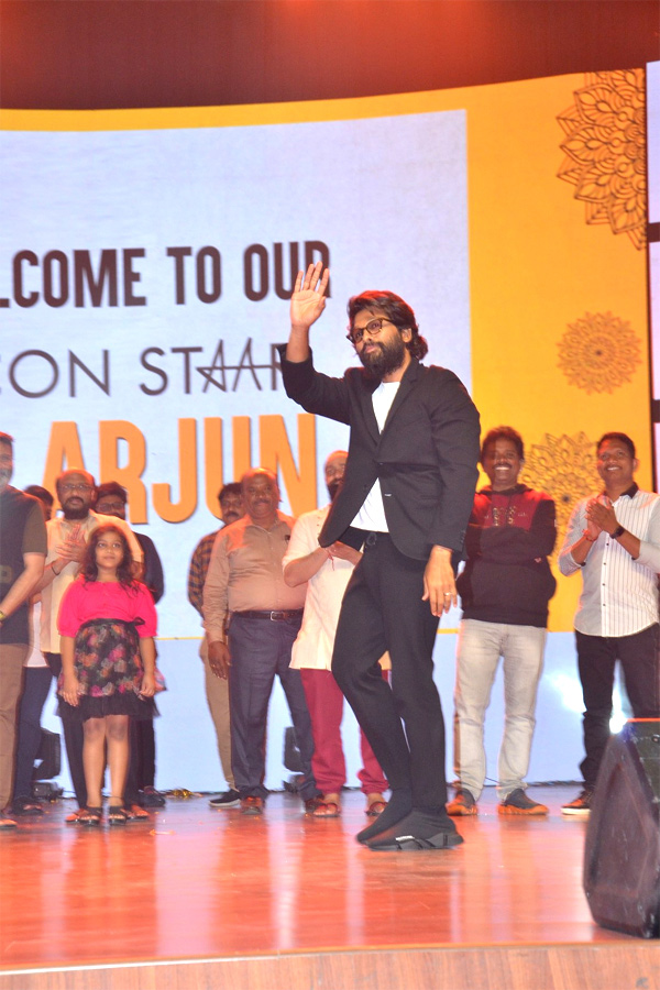 Allu Arjun At Varudu Kaavalenu Pre Release Event Photo Gallery - Sakshi15