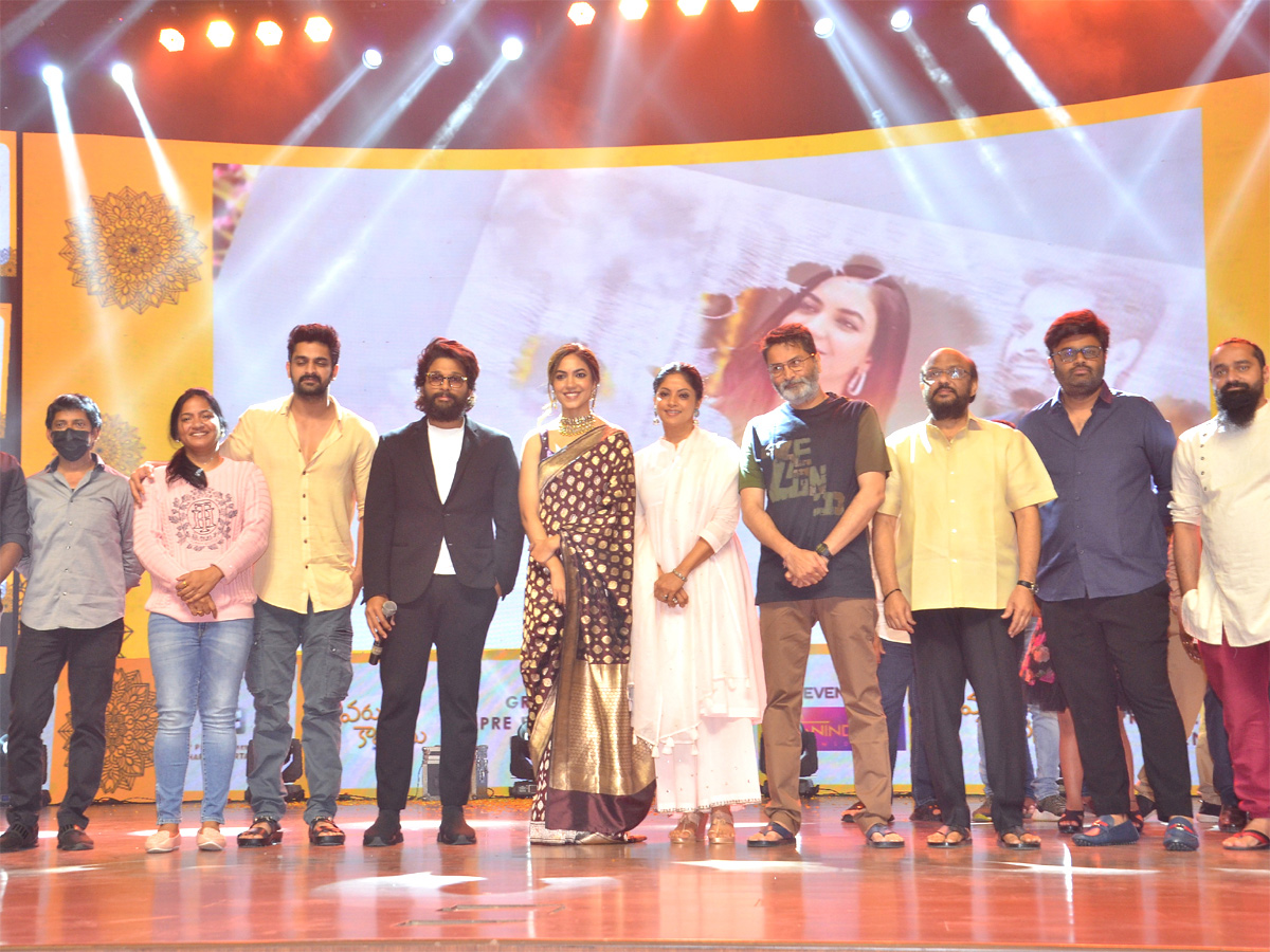 Allu Arjun At Varudu Kaavalenu Pre Release Event Photo Gallery - Sakshi3