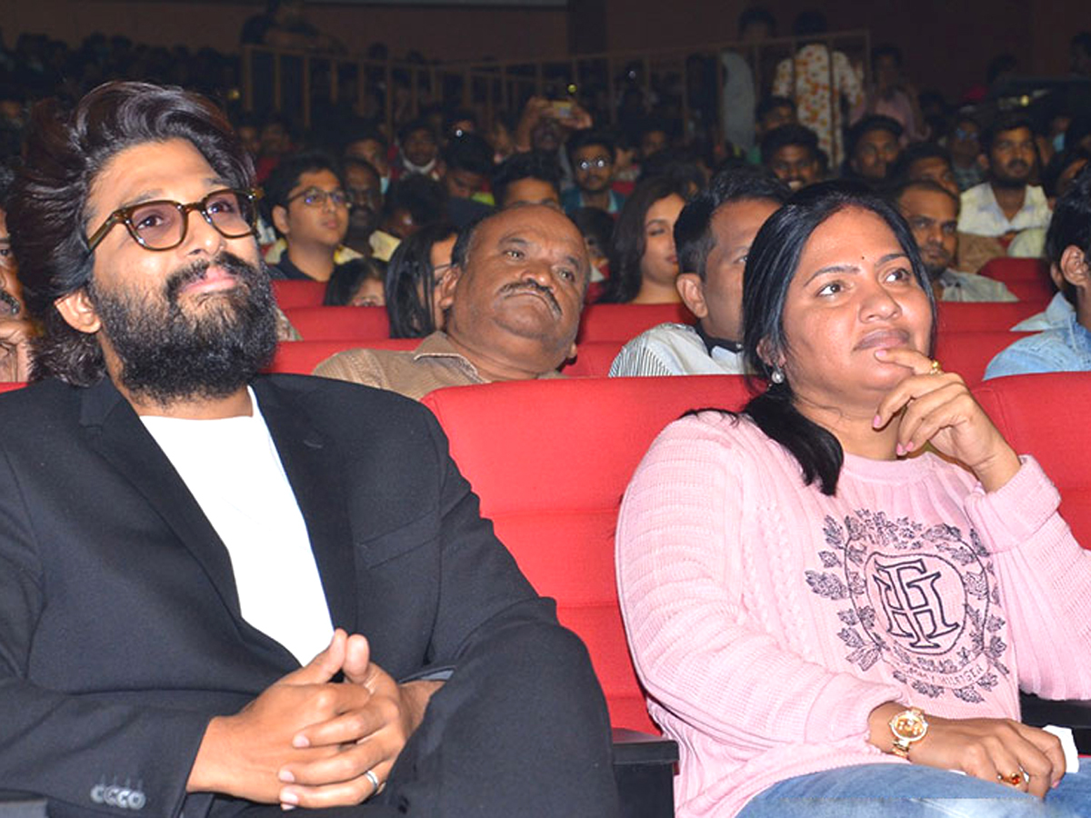 Allu Arjun At Varudu Kaavalenu Pre Release Event Photo Gallery - Sakshi8