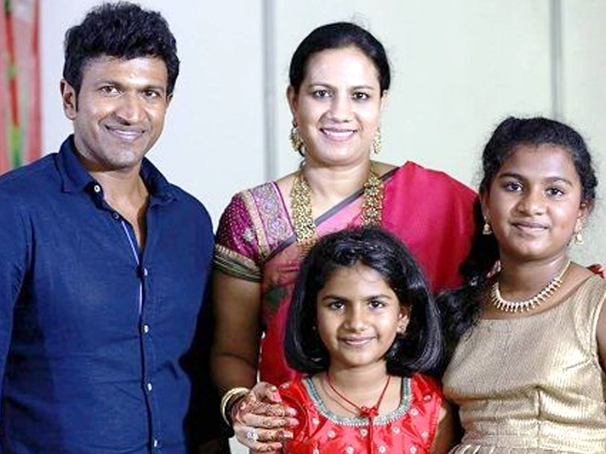 Puneeth Rajkumar Ashwini Rewanth Photo Gallery - Sakshi7