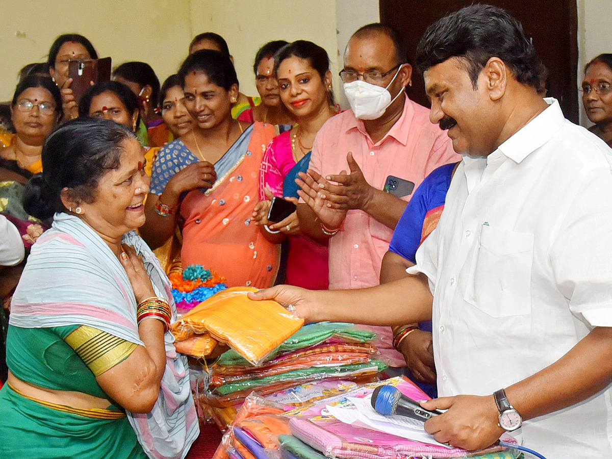 Bathukamma sarees distribution Photos - Sakshi2