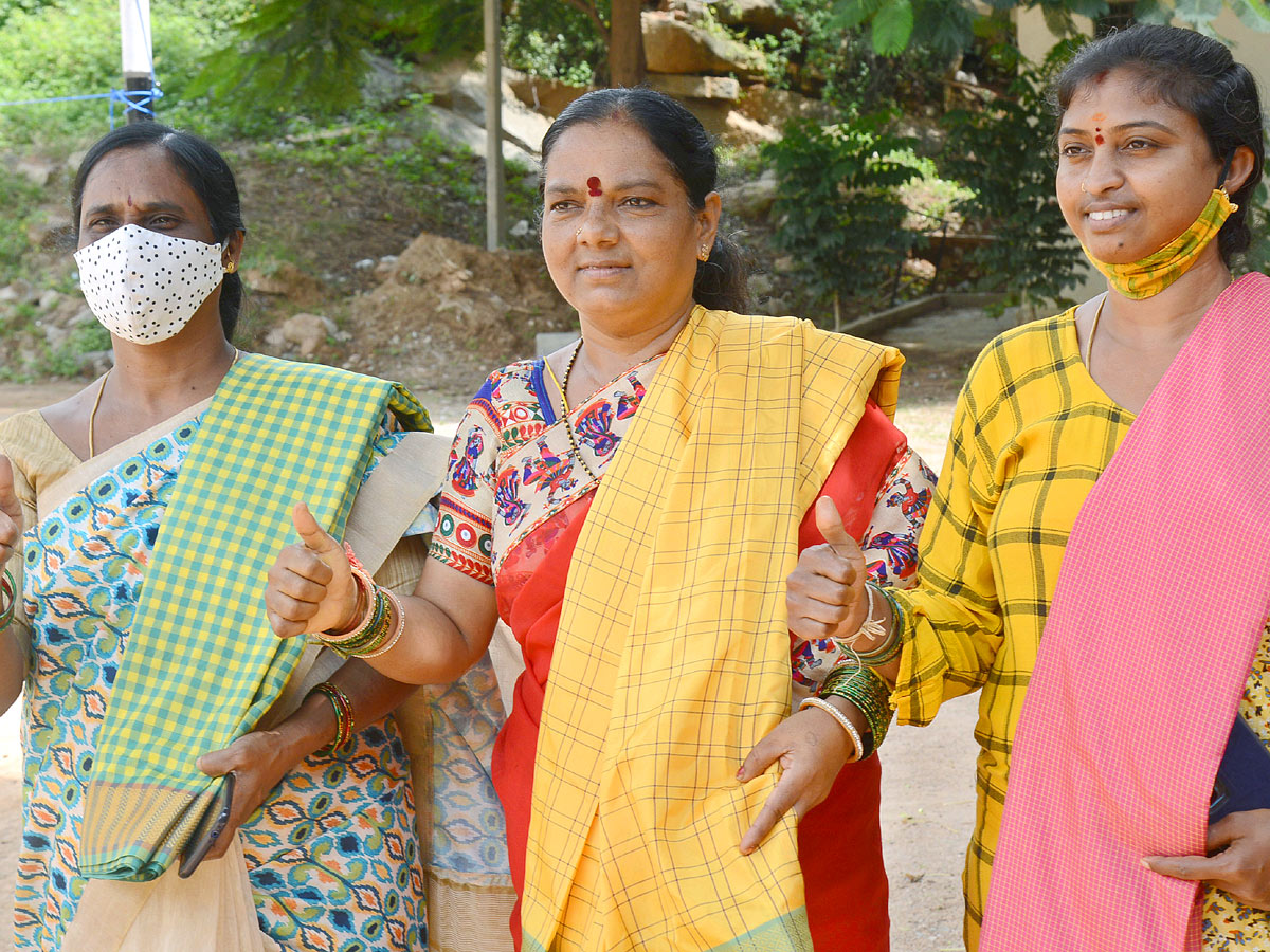 Bathukamma sarees distribution Photos - Sakshi13