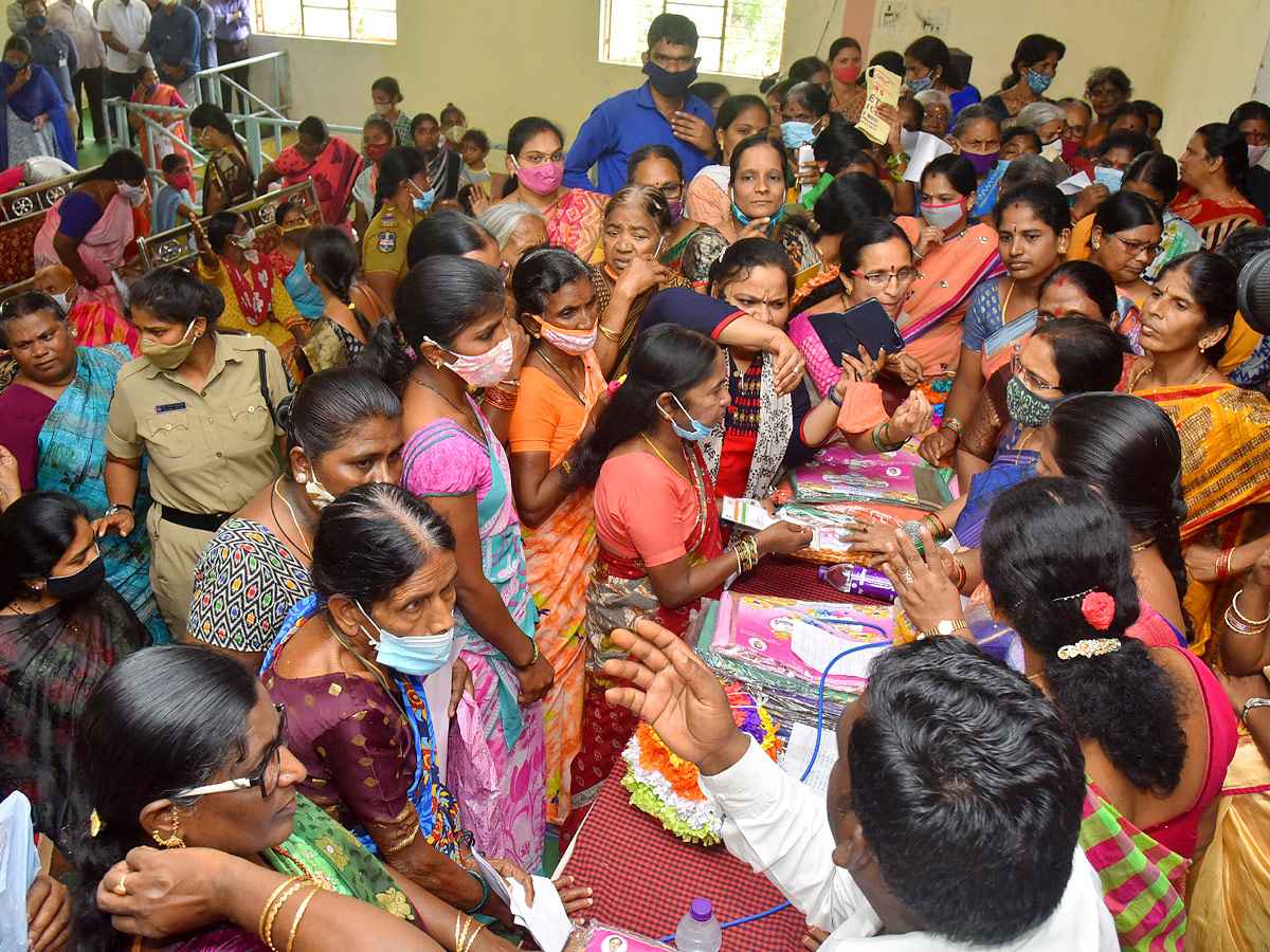 Bathukamma sarees distribution Photos - Sakshi4