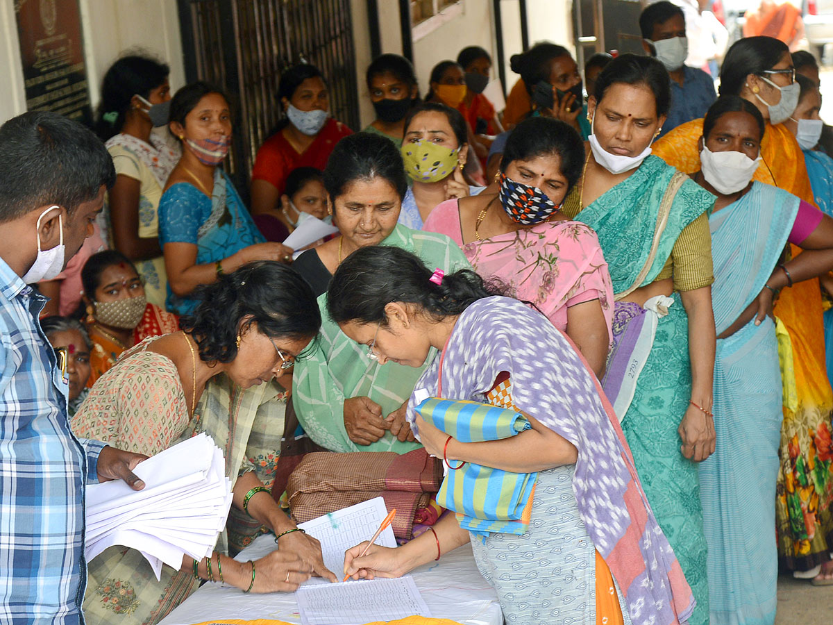 Bathukamma sarees distribution Photos - Sakshi6