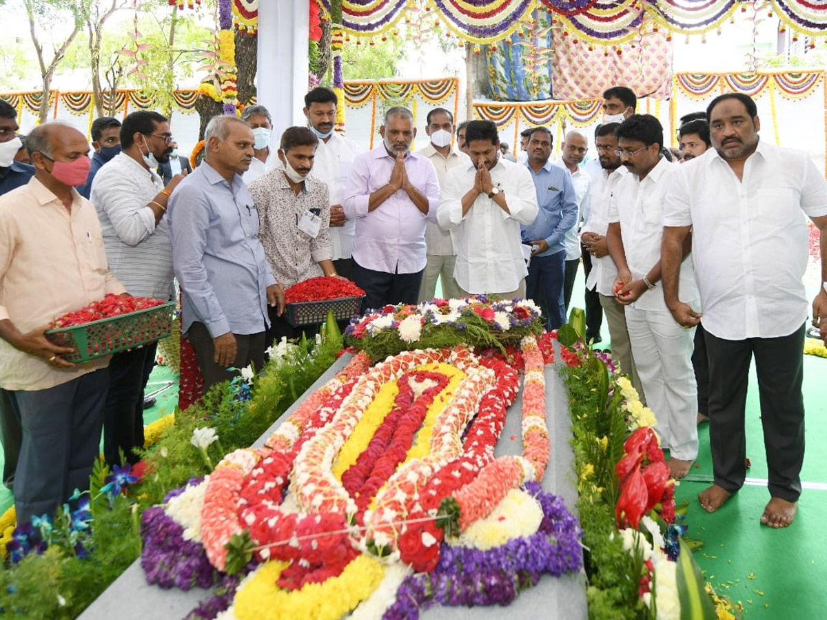 CM YS Jagan Tribute to Dr EC Gangi Reddy Photo Gallery - Sakshi1