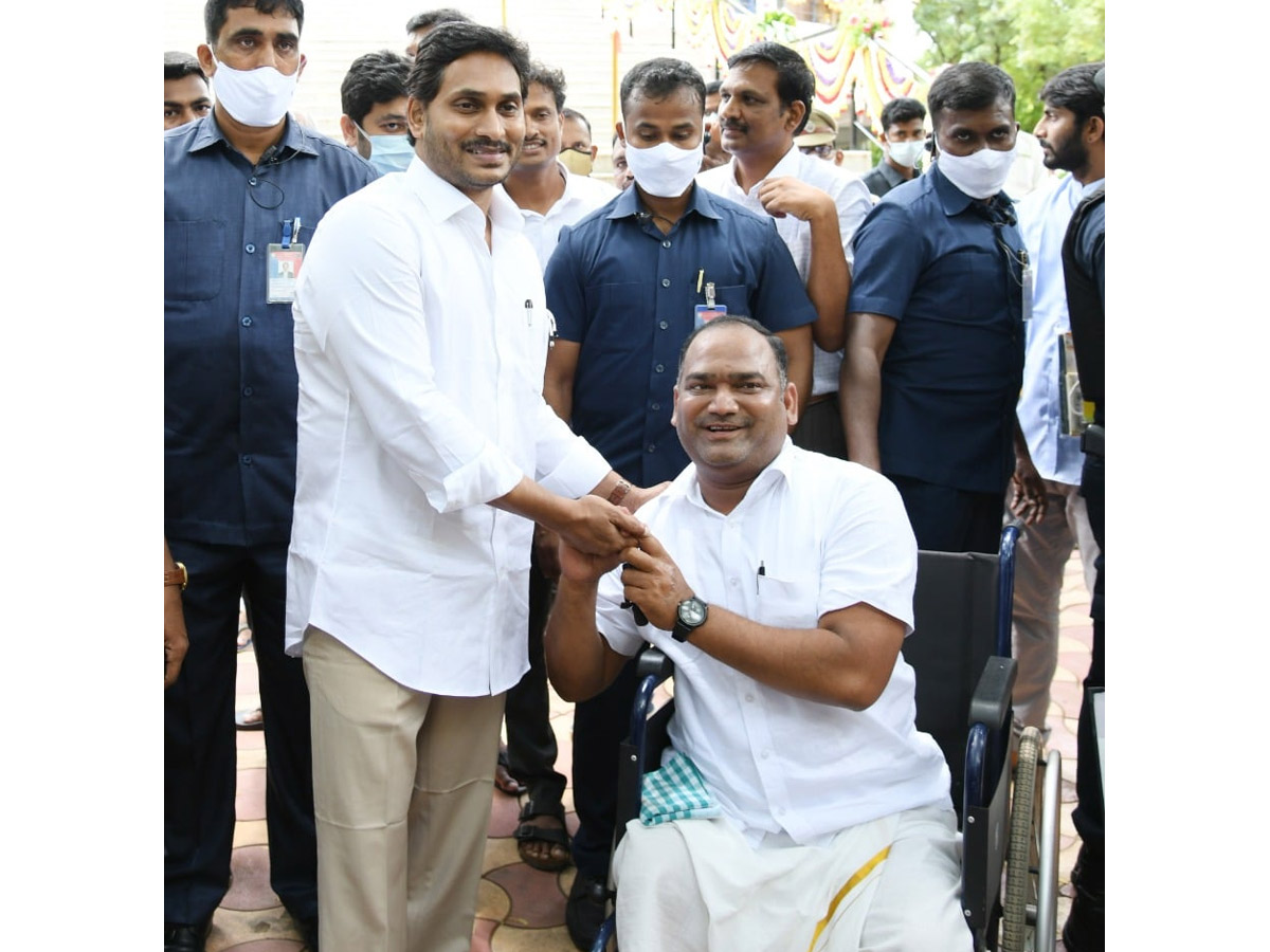 CM YS Jagan Tribute to Dr EC Gangi Reddy Photo Gallery - Sakshi11