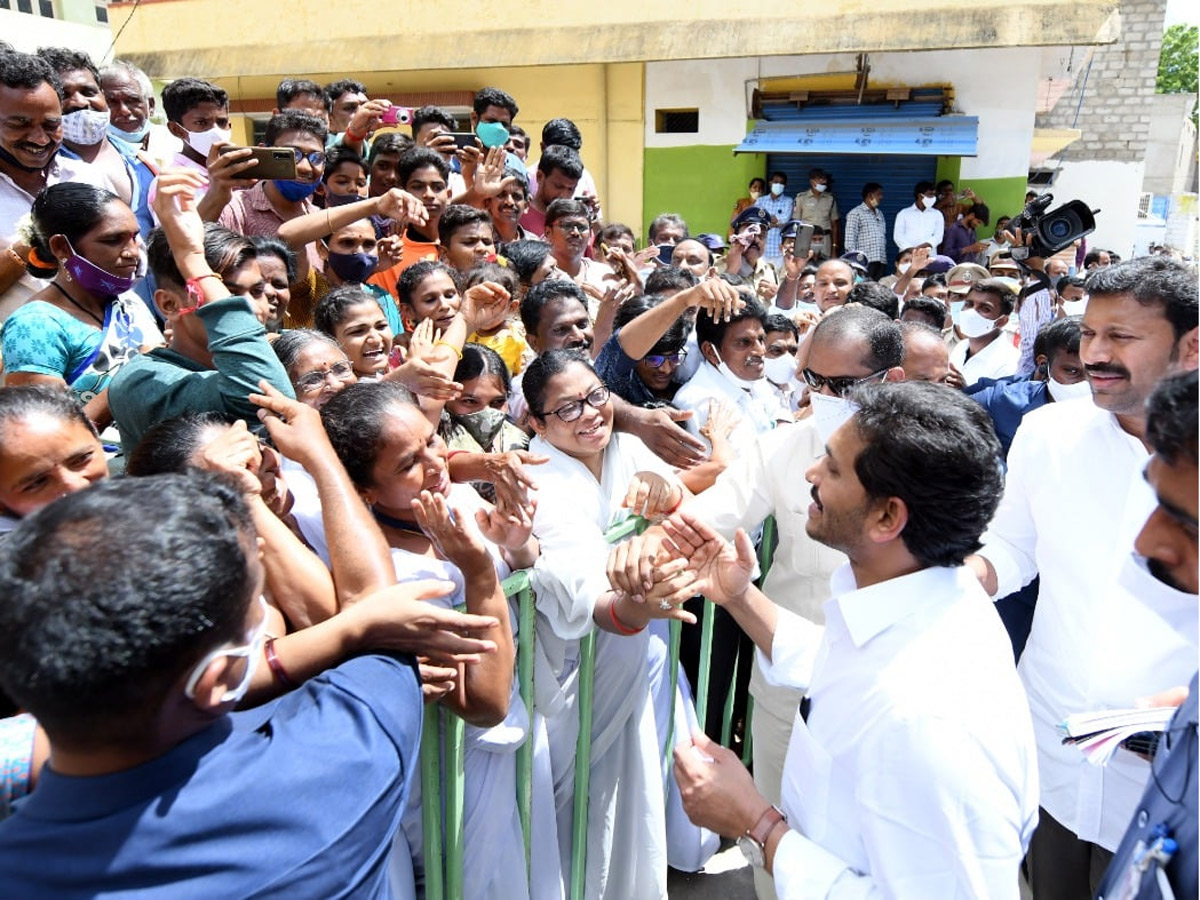 CM YS Jagan Tribute to Dr EC Gangi Reddy Photo Gallery - Sakshi4