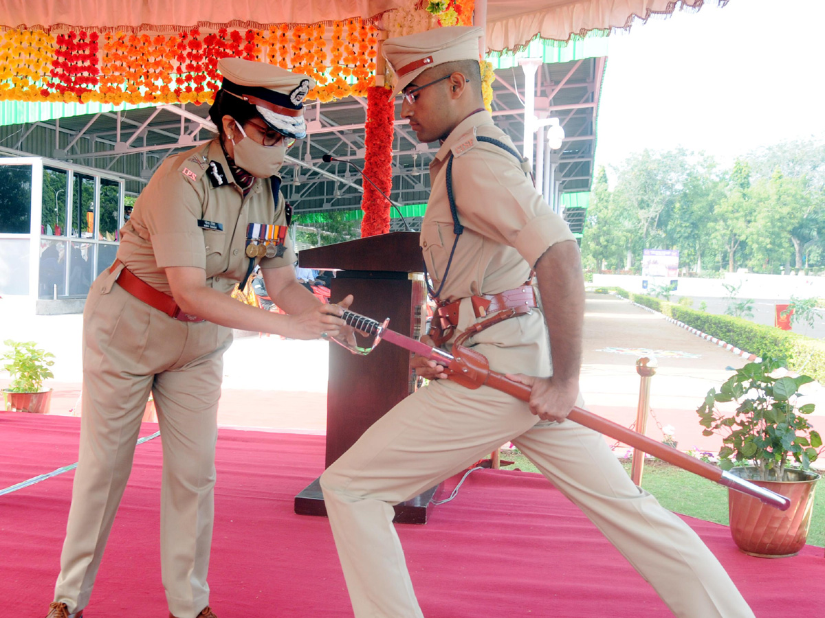 Hyderabad:The 34th batch of Assistant Commandants of CISF - Sakshi18