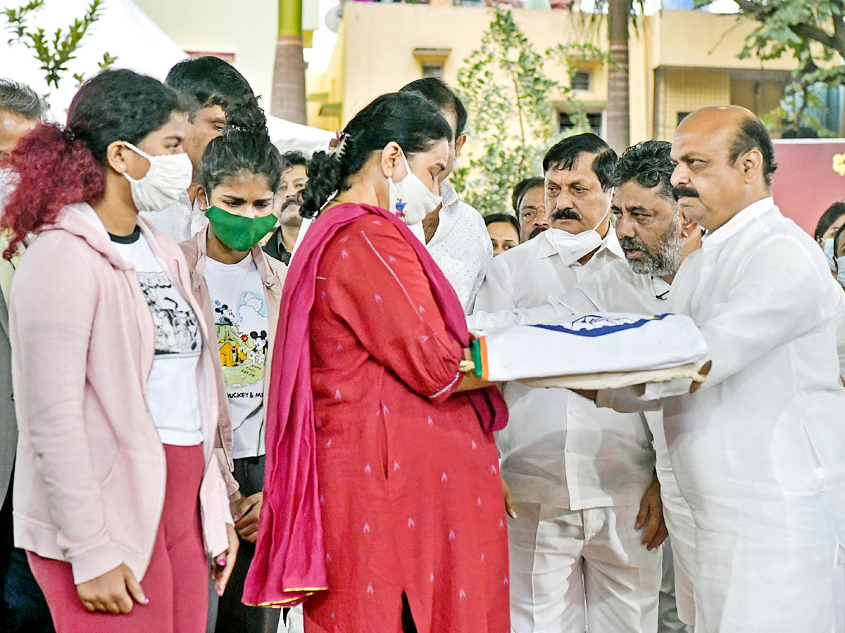  Kannada Actor Puneeth Rajkumar Last Rites Photo Gallery - Sakshi8